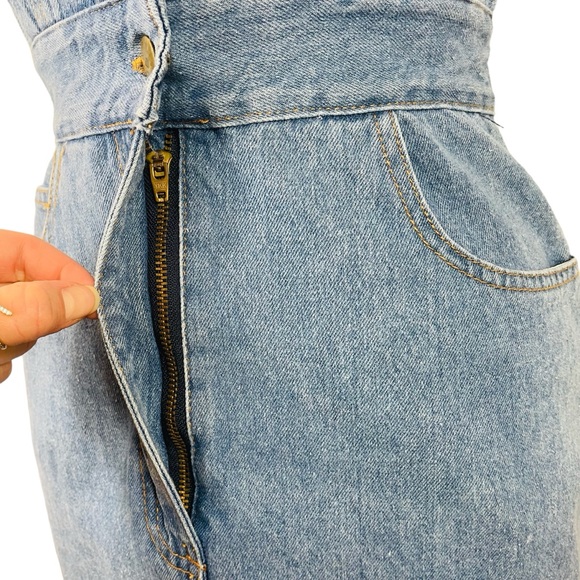 SOLD***International Vtg Sleeveless Denim Dress - Picture 3 of 5